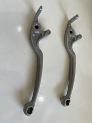 Tay phanh xe máy điện